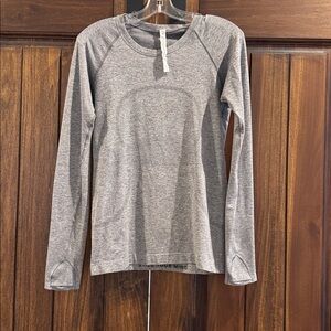 lululemon athletica Gray Swiftly Tech long sleeve shirt